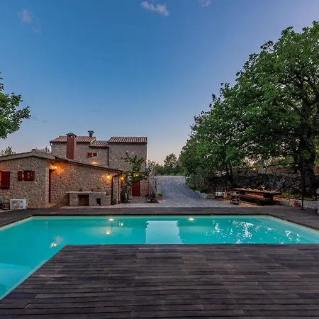 Stone House Magarac Villa *