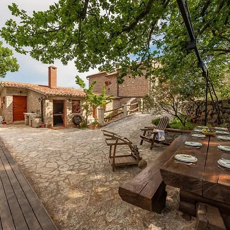 Villa Stone House Magarac