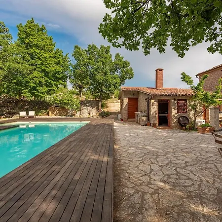 Stone House Magarac *