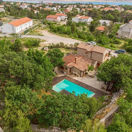 Stone House Magarac *