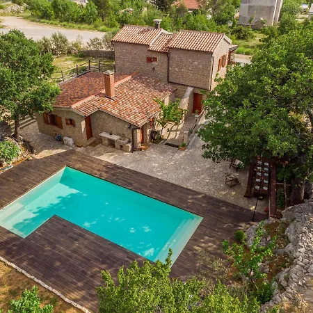 Villa Stone House Magarac
