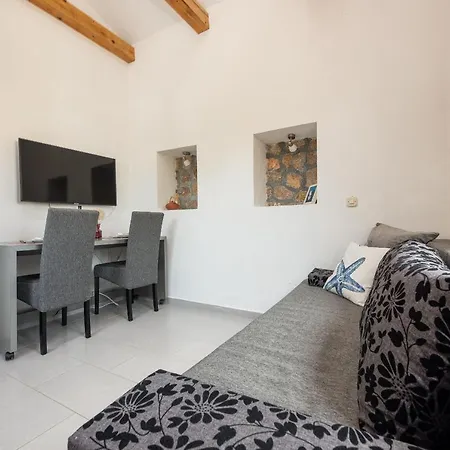 Villa Stone House Magarac Seline