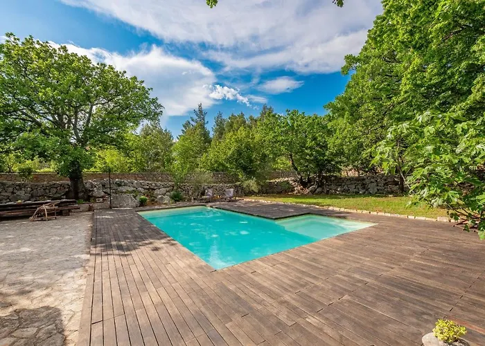 Stone House Magarac Villa *