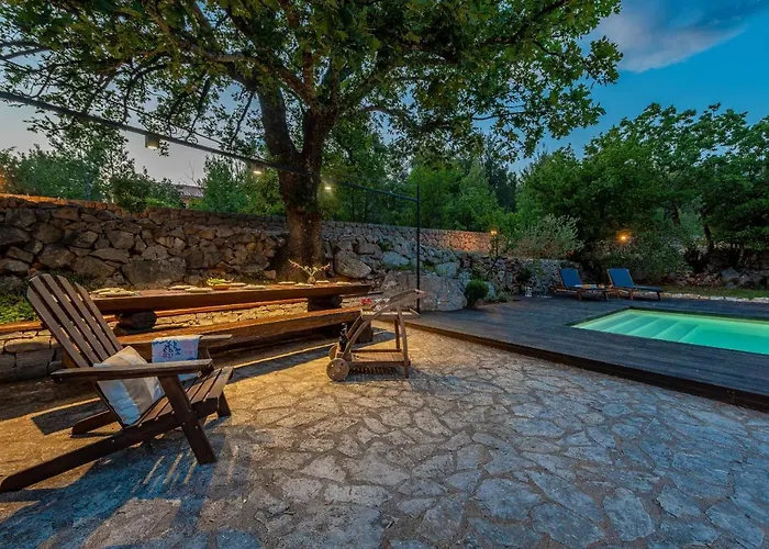 Stone House Magarac * 塞利讷