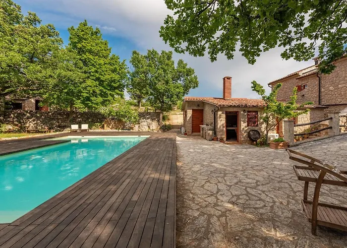Stone House Magarac *