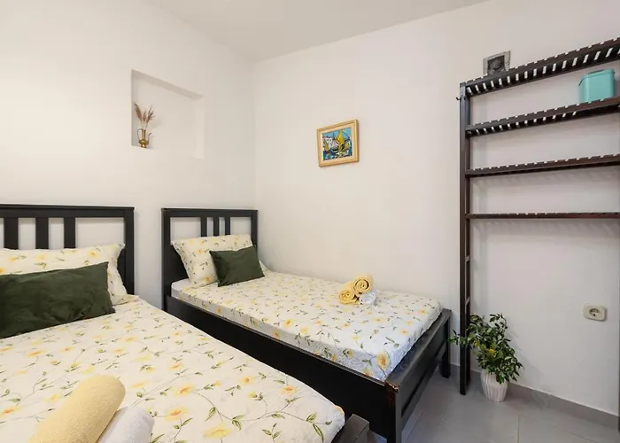 Stone House Magarac
