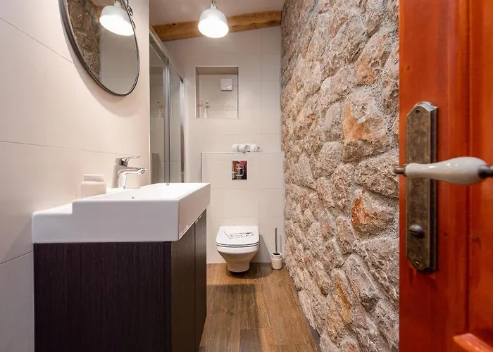 Stone House Magarac
