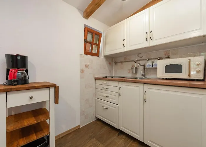 Stone House Magarac Seline