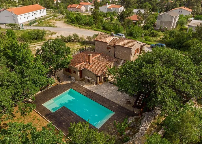 Stone House Magarac