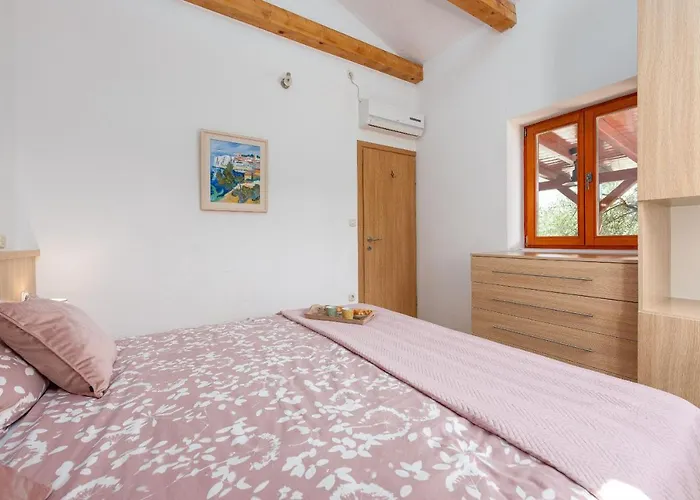 Villa Stone House Magarac Seline