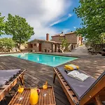 Stone House Magarac *