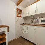 Stone House Magarac Seline