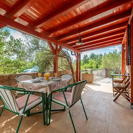 Villa Stone House Magarac Seline