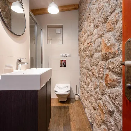 Stone House Magarac