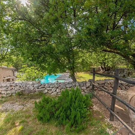 Willa Stone House Magarac