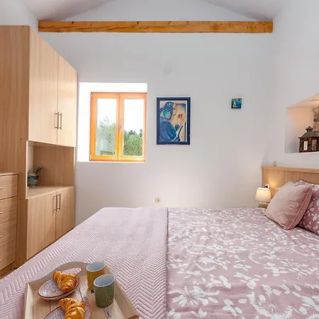 Stone House Magarac Seline