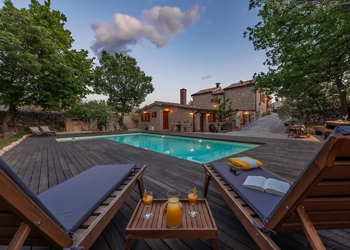 Stone House Magarac Villa *