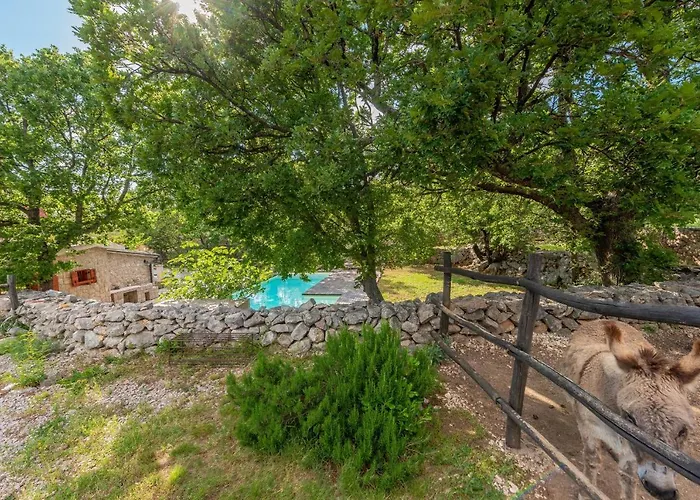 Вилла Stone House Magarac