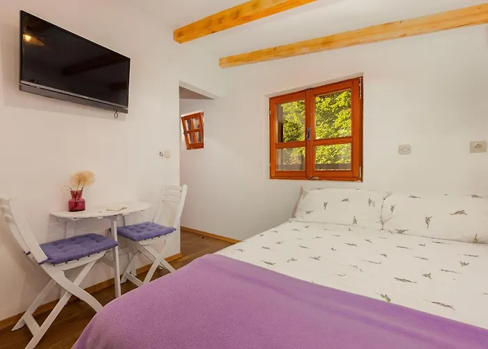 Stone House Magarac Villa *